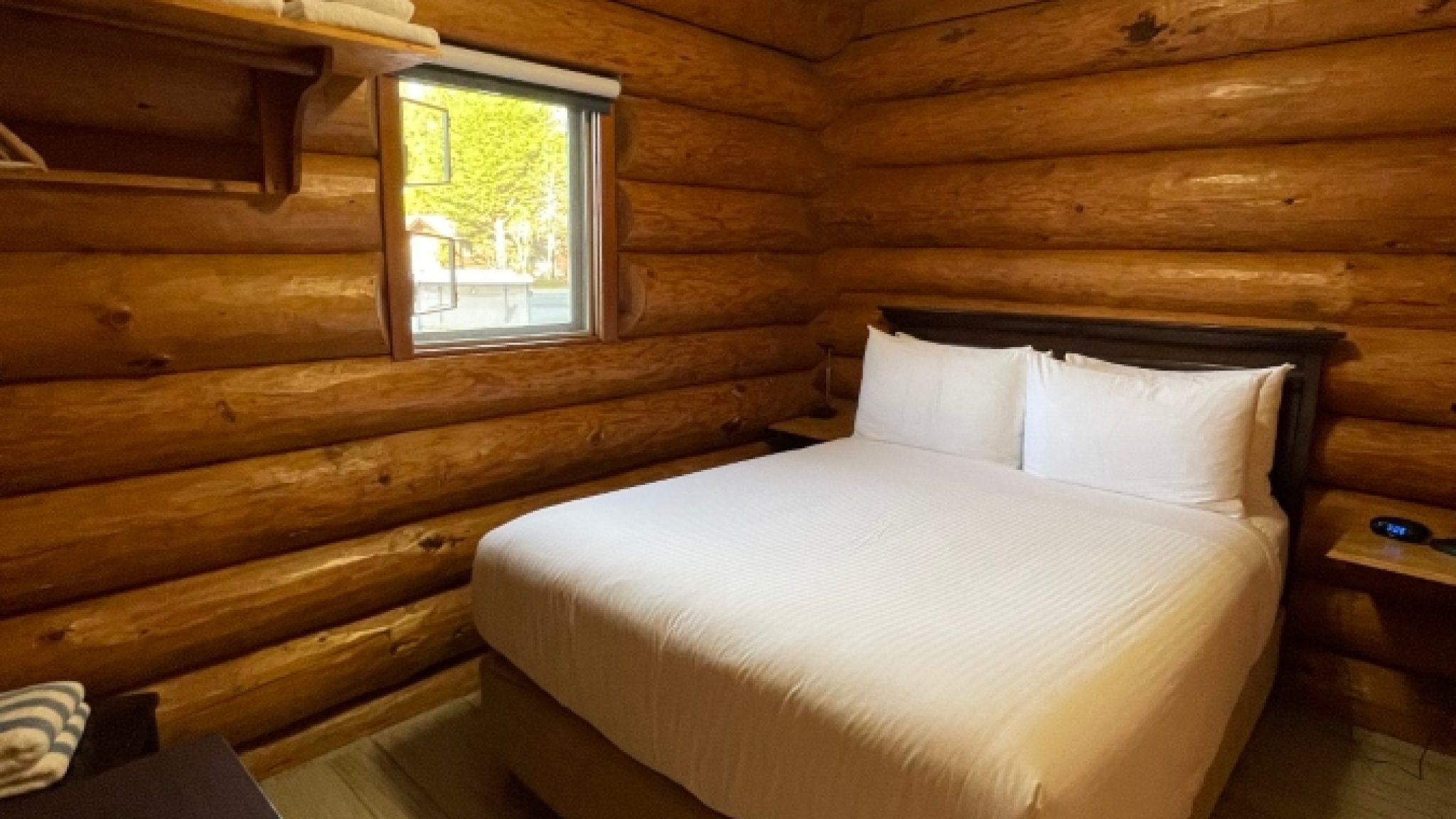Cabin 17 Bedroom 2_0