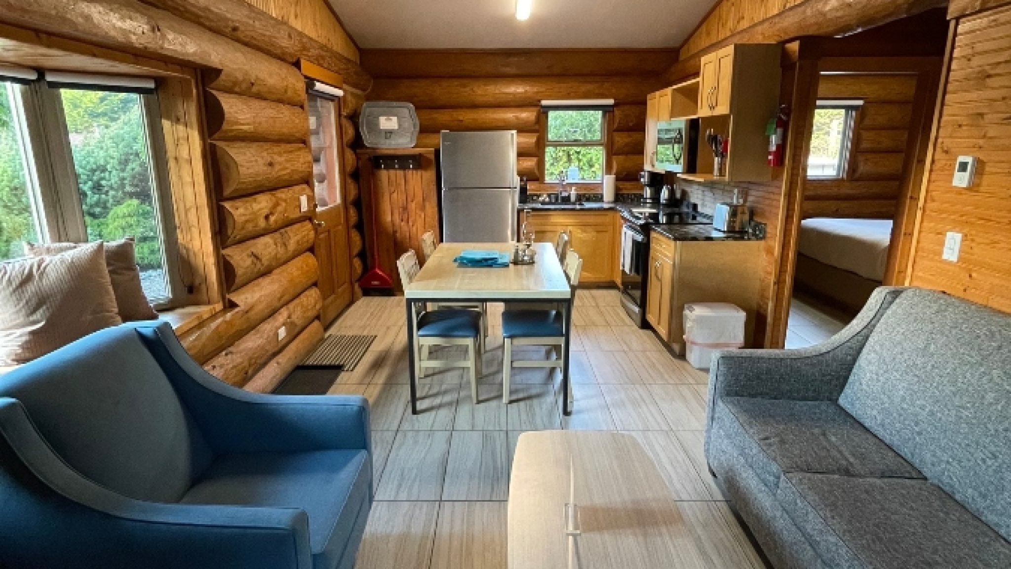 Cabin 17 Living Room (1)_0