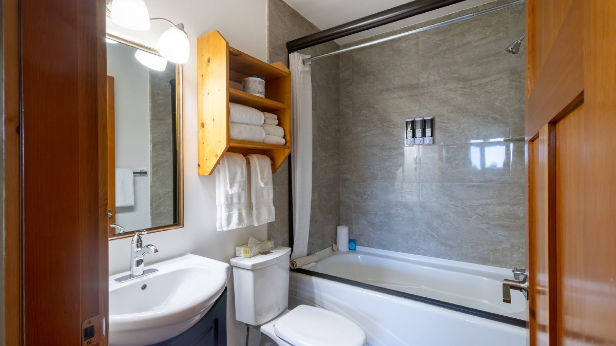 Cabin 20 Bathroom