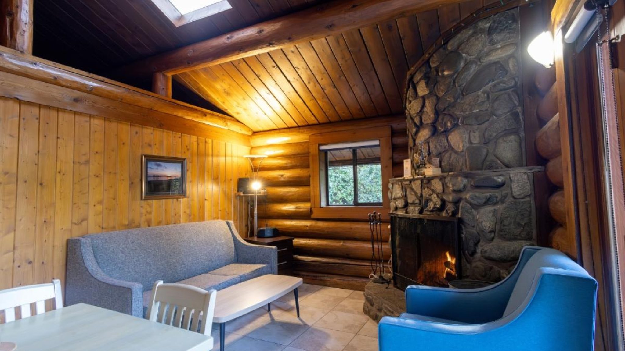 Cabin 7 Living Room