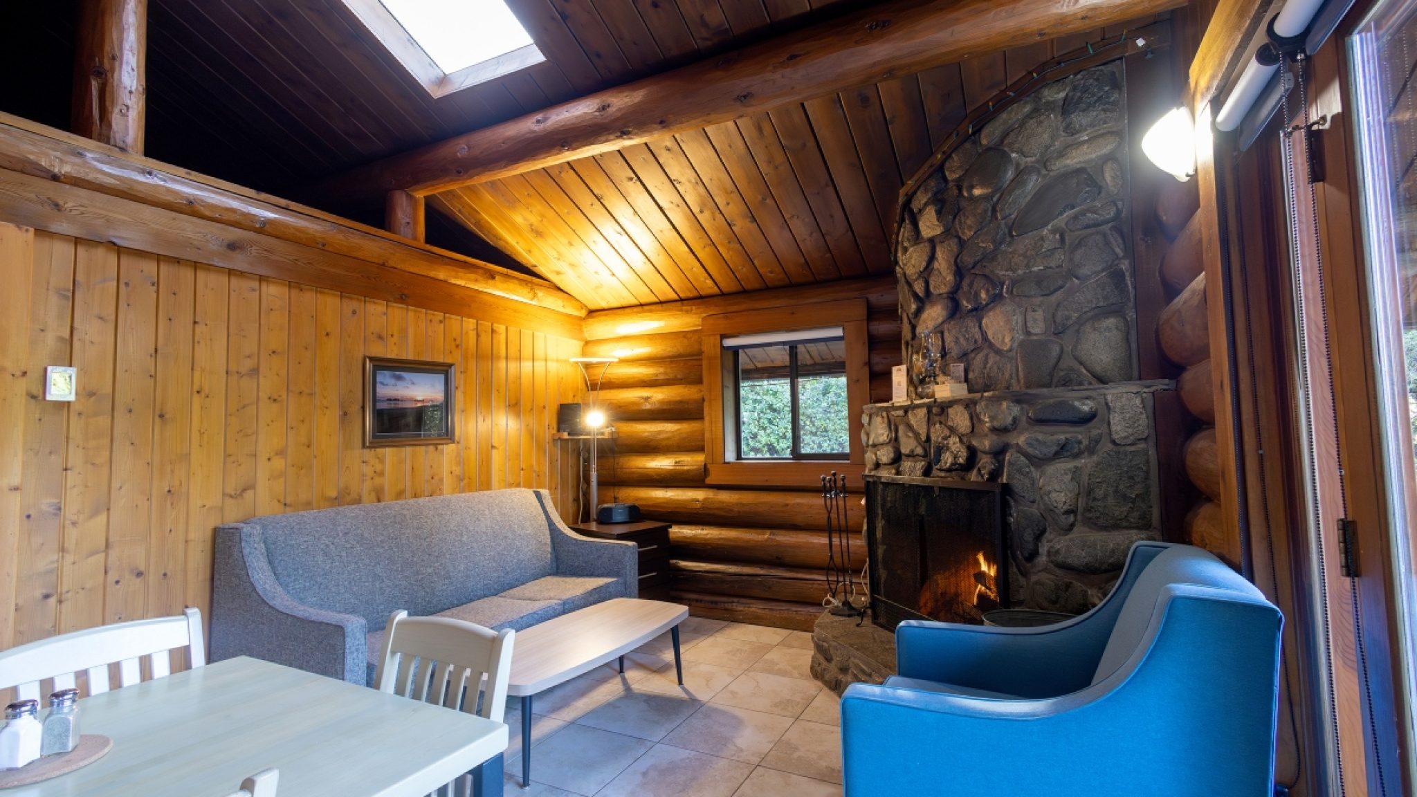 Cabin 7 Living Room_0