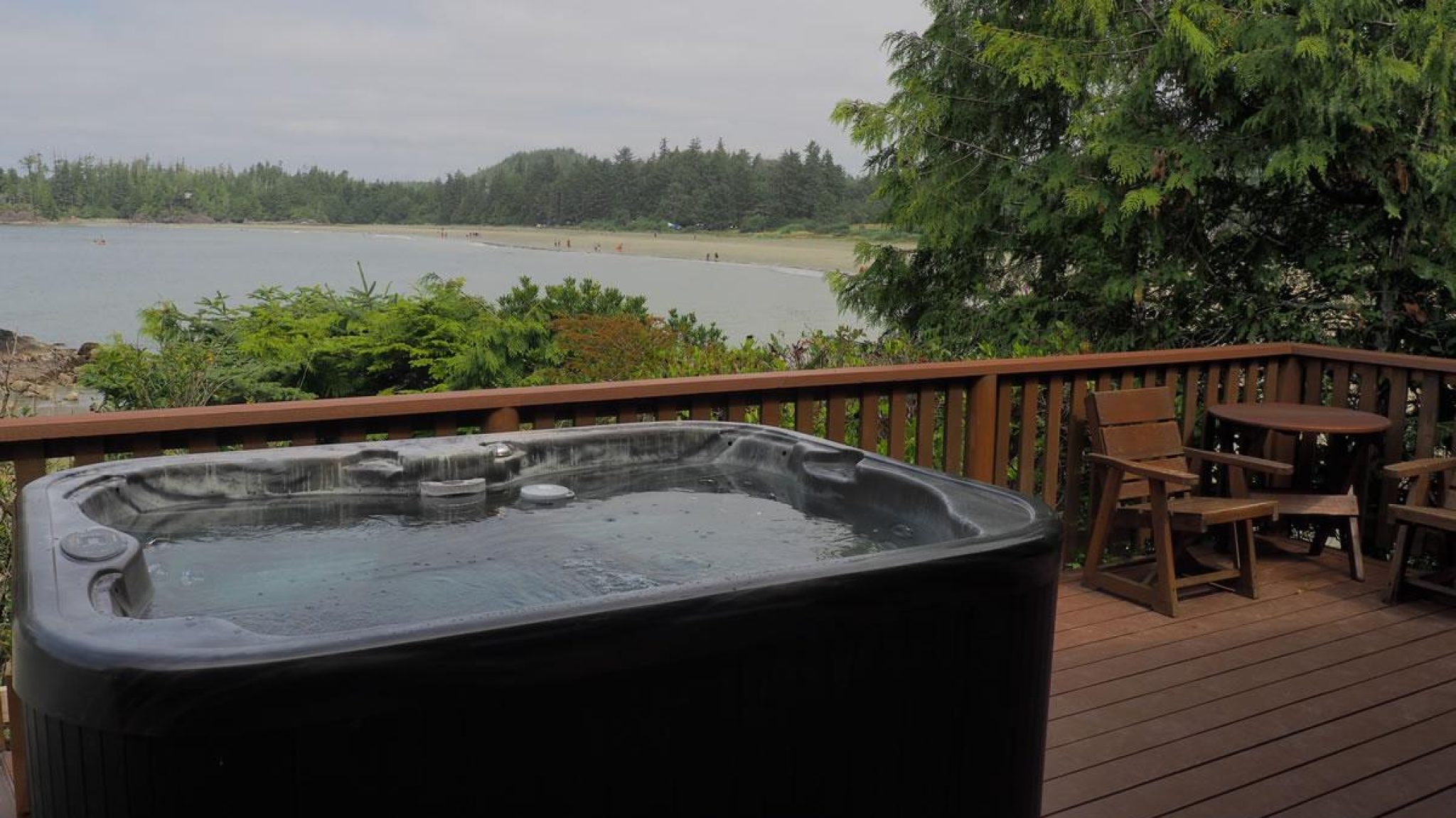 cabin10-hottub