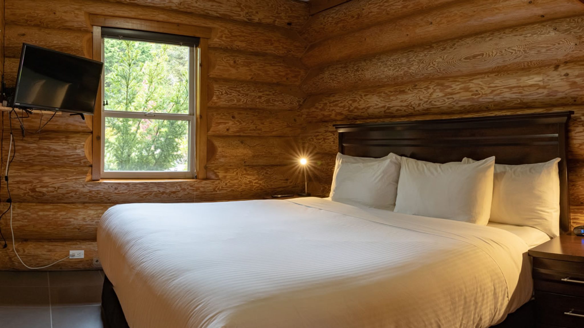cabin13-bedroom