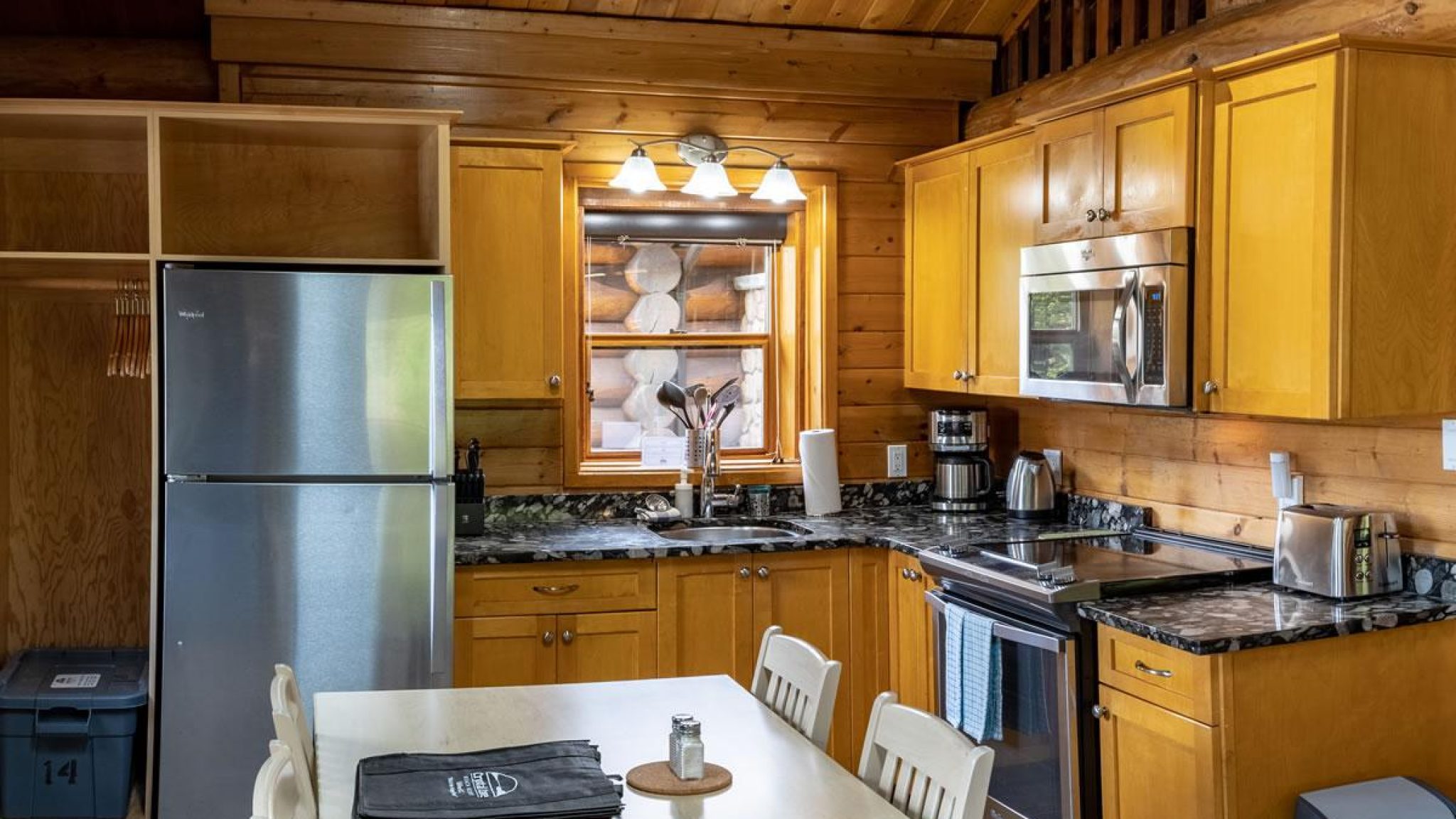 cabin14-kitchen_0