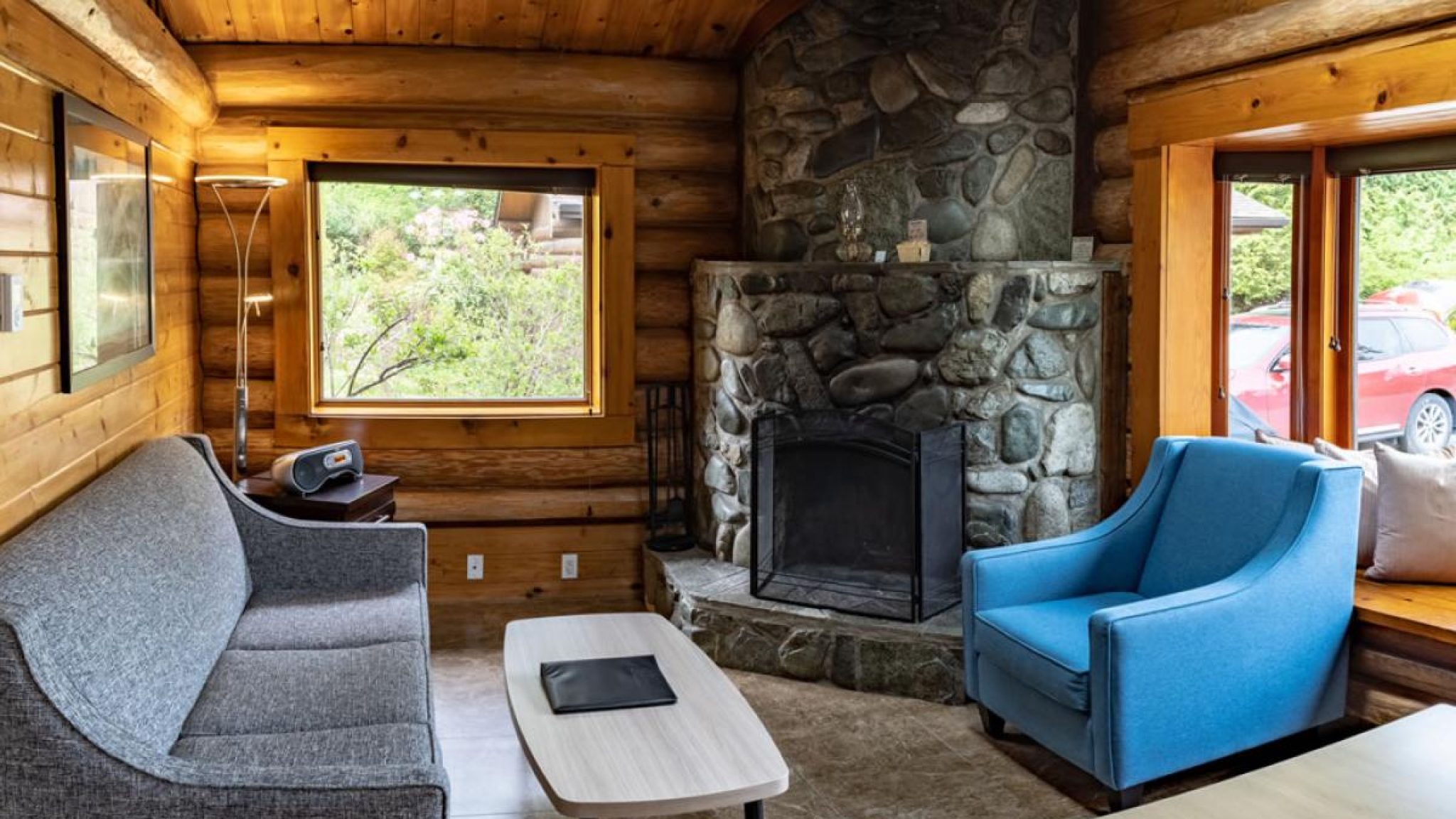 cabin14-living