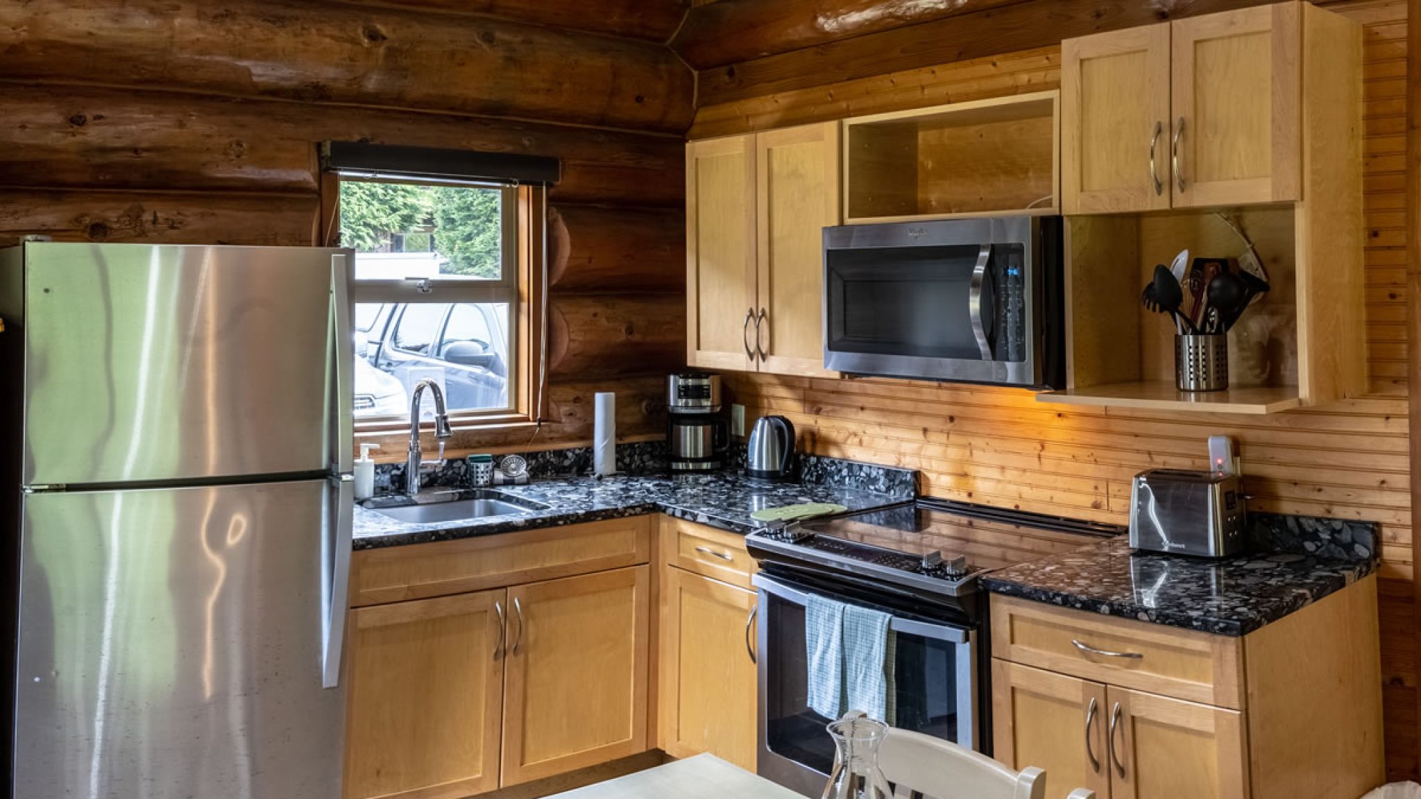 cabin15-kitchen_0