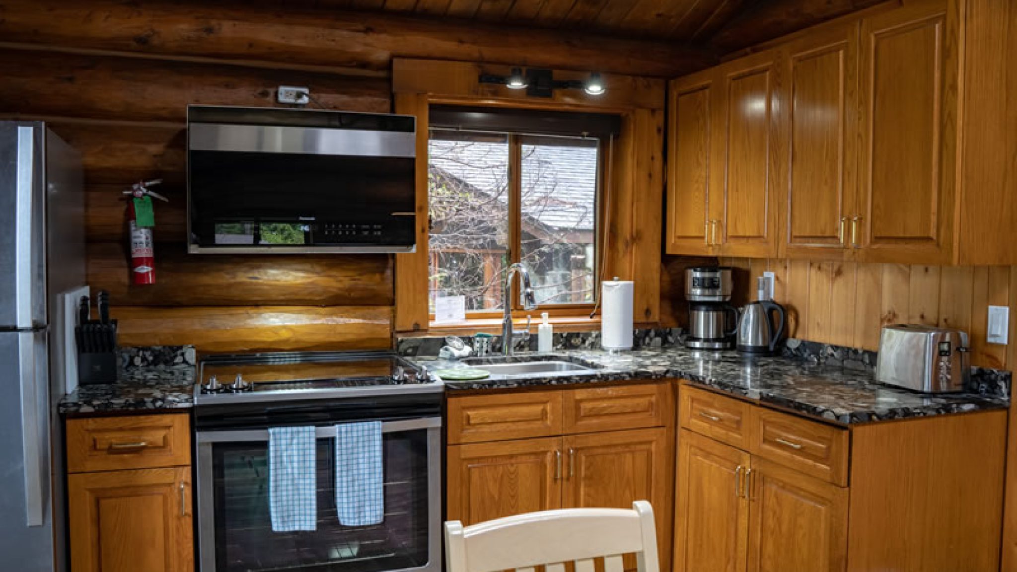 cabin5-kitchen