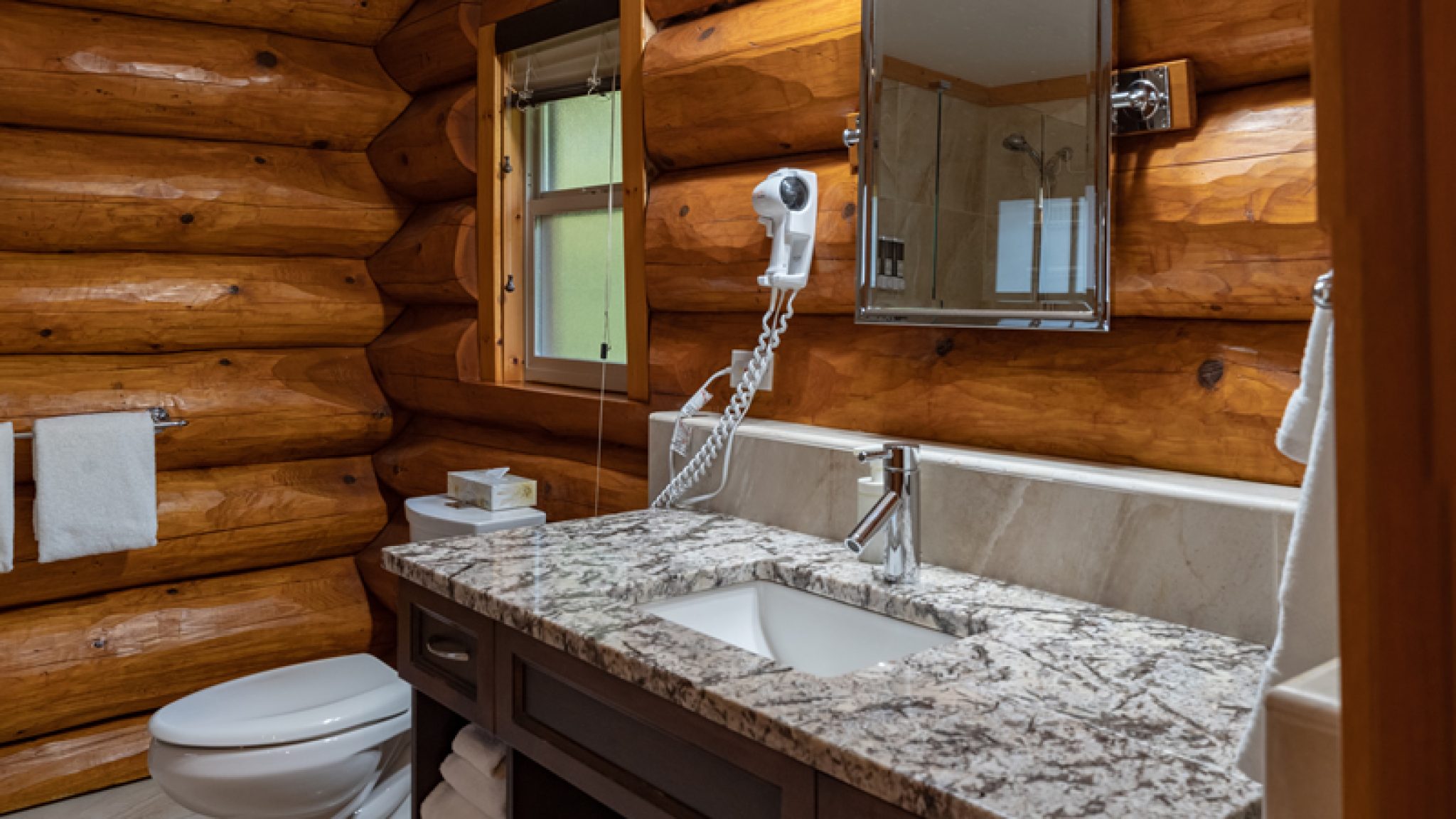 cabin6-bath2
