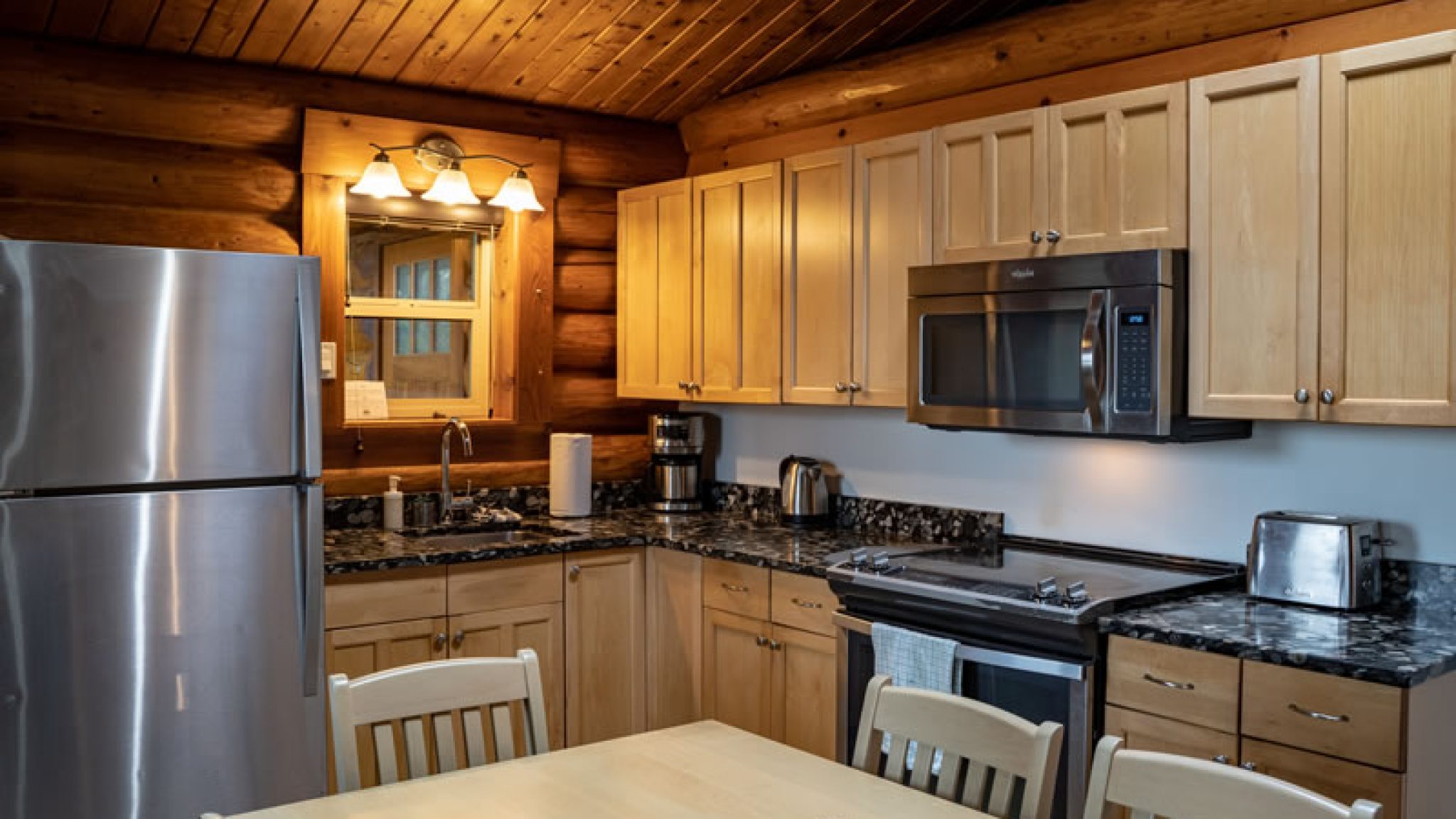cabin6-kitchen_0