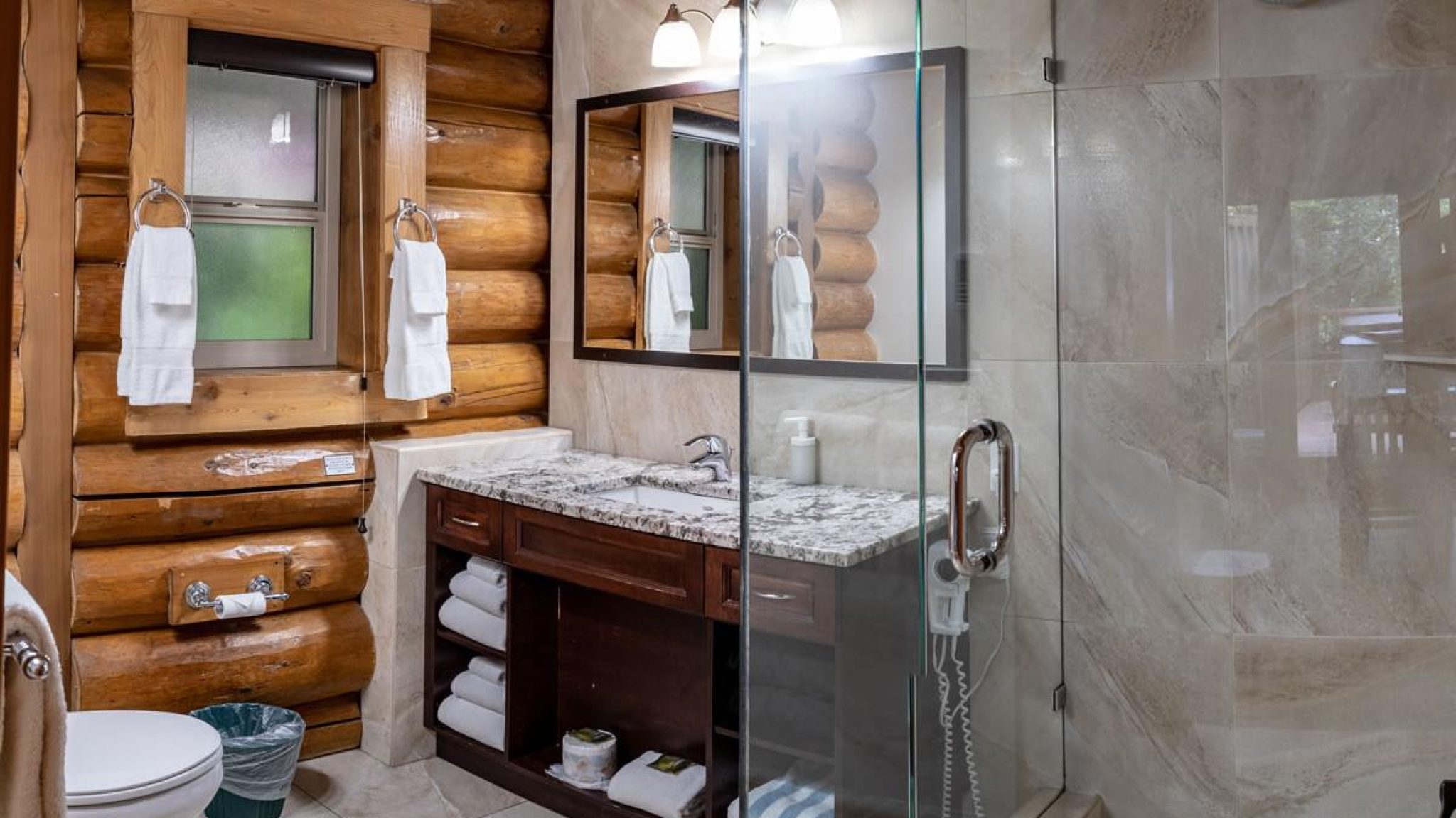 cabin9-bathroom_0